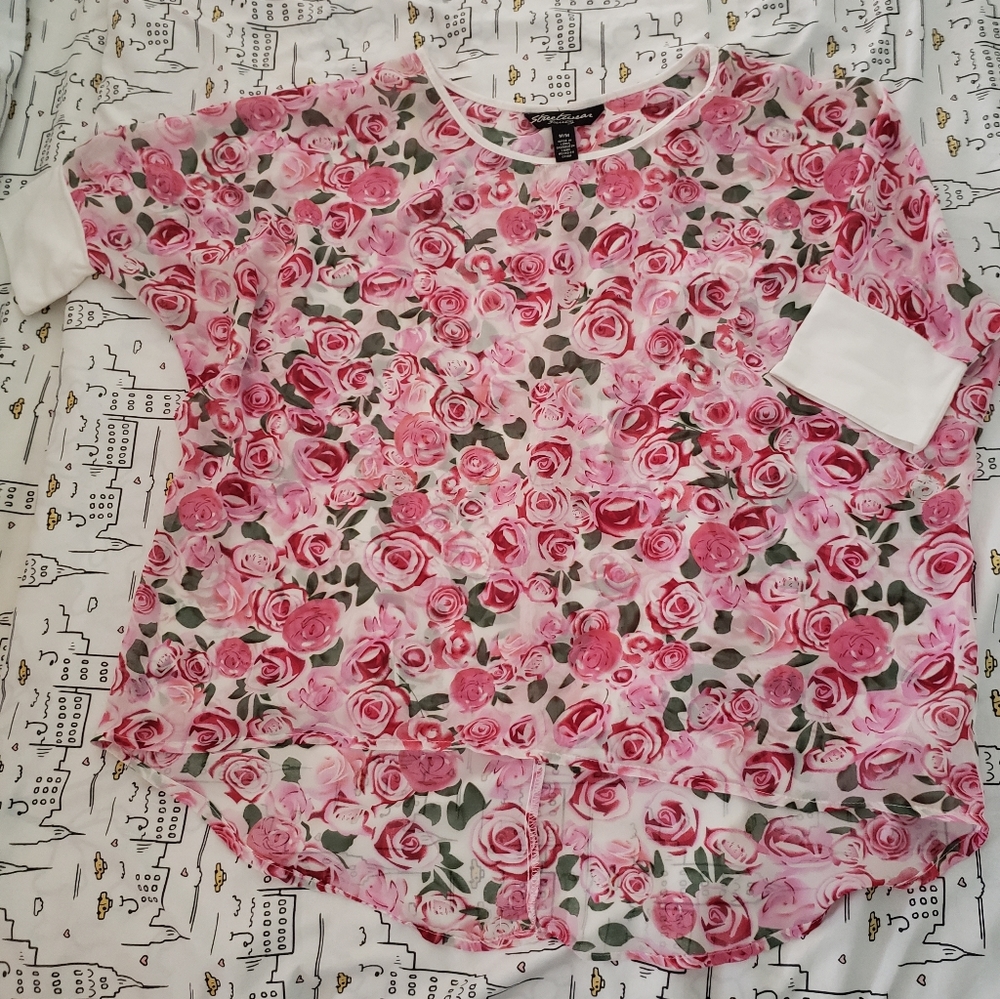 Blouse to be worned with tank top underneath